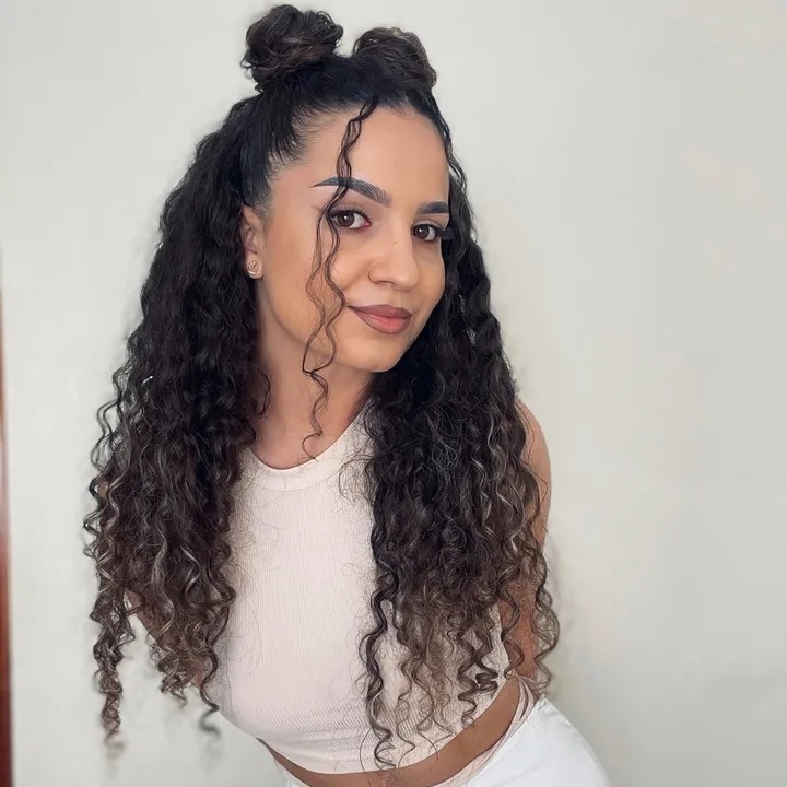 @larisaadrianaa
