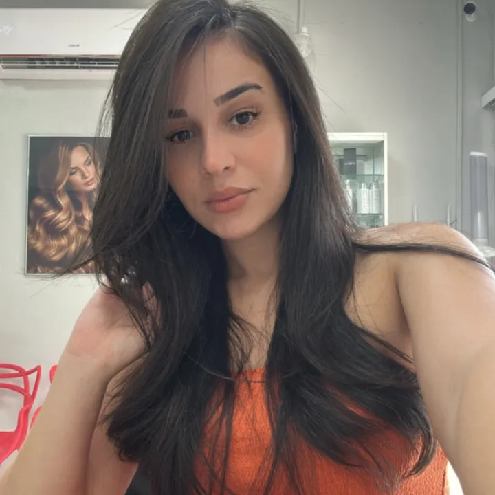 larafalc_