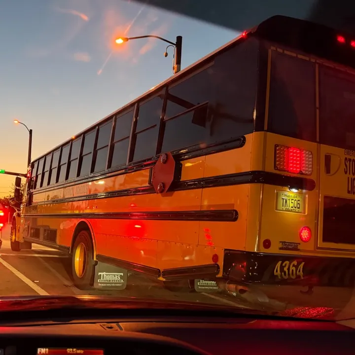 772_busses4.u