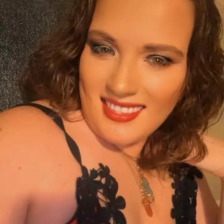 theeredheadedqueen1