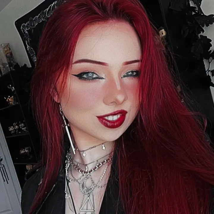 @hooleytok