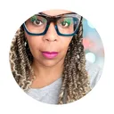 @theadoniashow