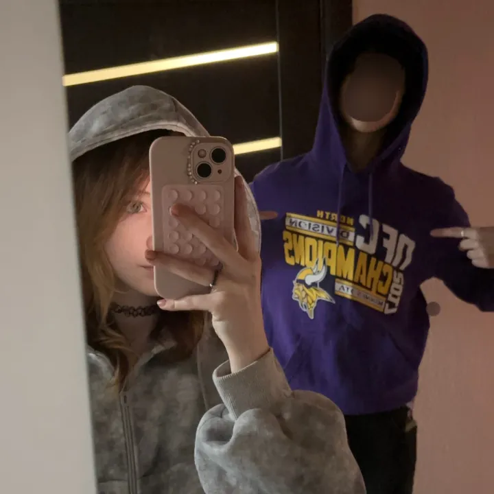 @nikanikis