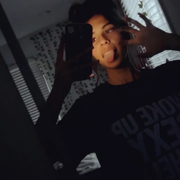 @sabellybutton
