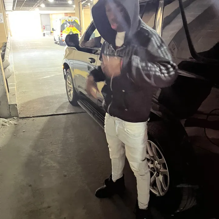 @famouslonnie._