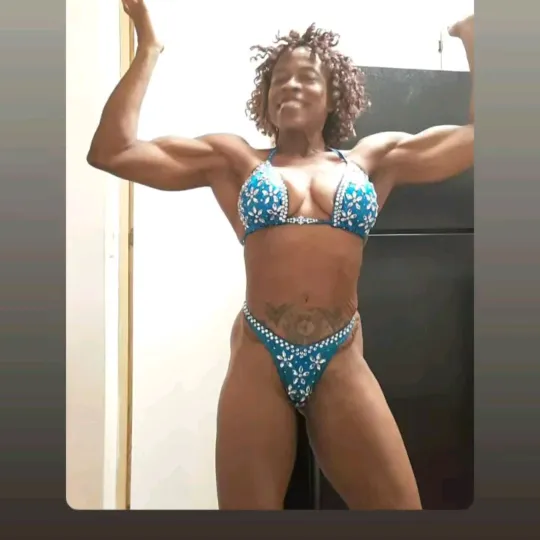 momadot25