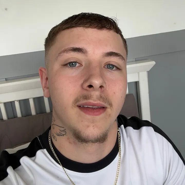 @lewis_the_teendad