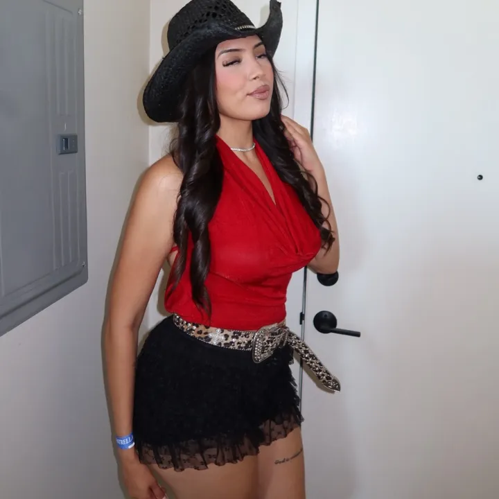 crvstalfernandez