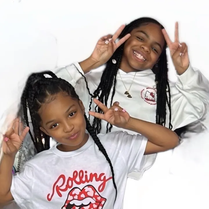 themgirls_arielandtayla