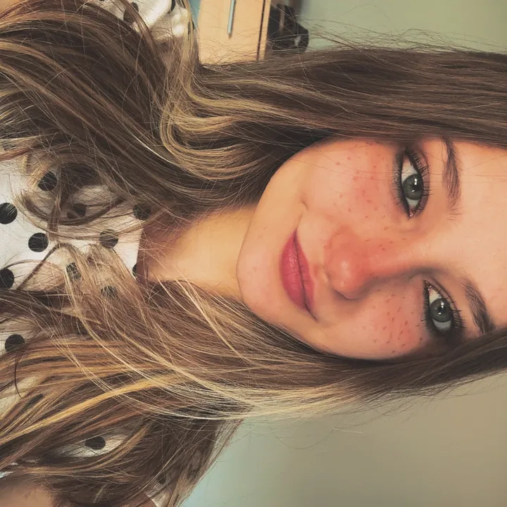 @la.ele0nora
