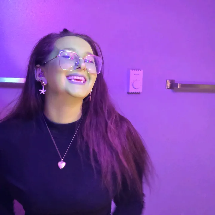 be_weird_hunny