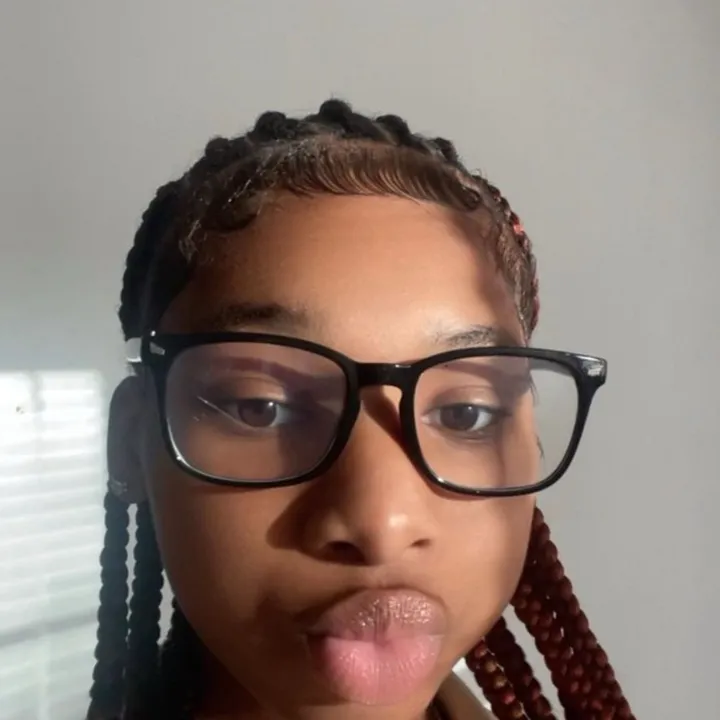 @haileycamliya._