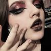 makeup_show_horror_tell