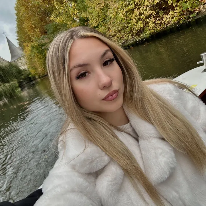 lydiaaadam
