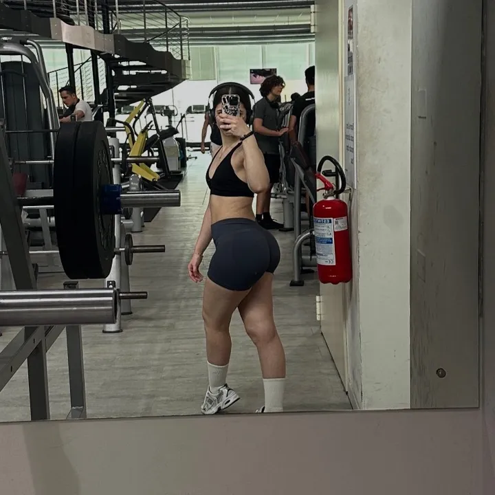 _auroraadamoo_