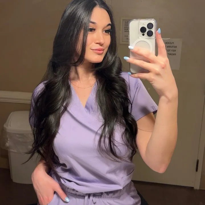 @thenurselizzzy