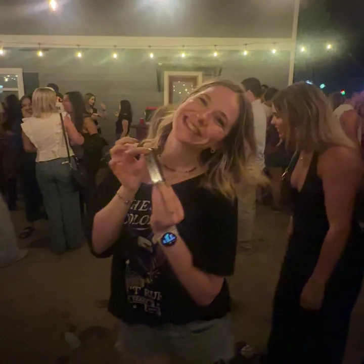 @laurenegilly