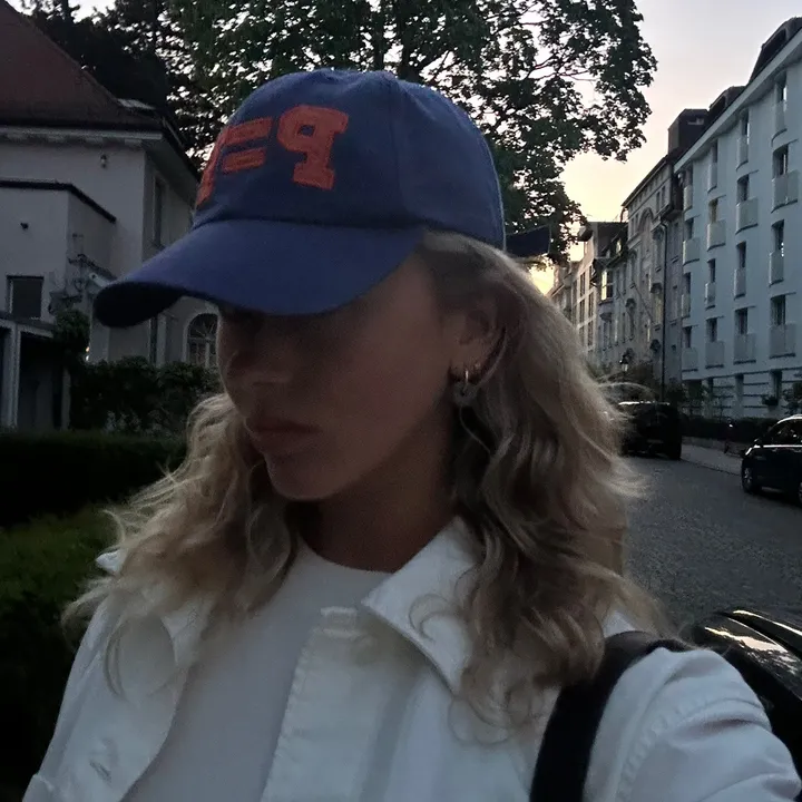 emma.pshrt