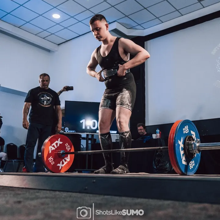 @owendoespowerlifting
