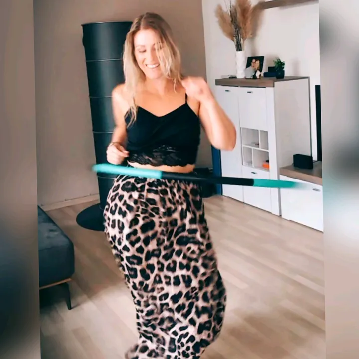 @hulahoop_nicky