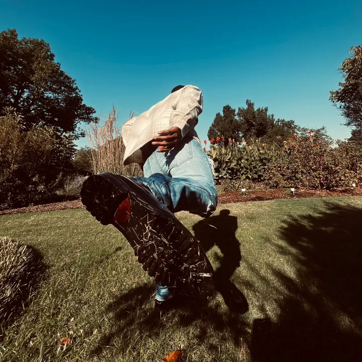 @32ant__