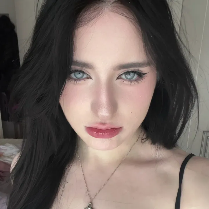@livingforlola