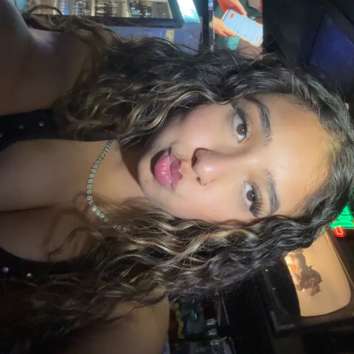 @raaaelene