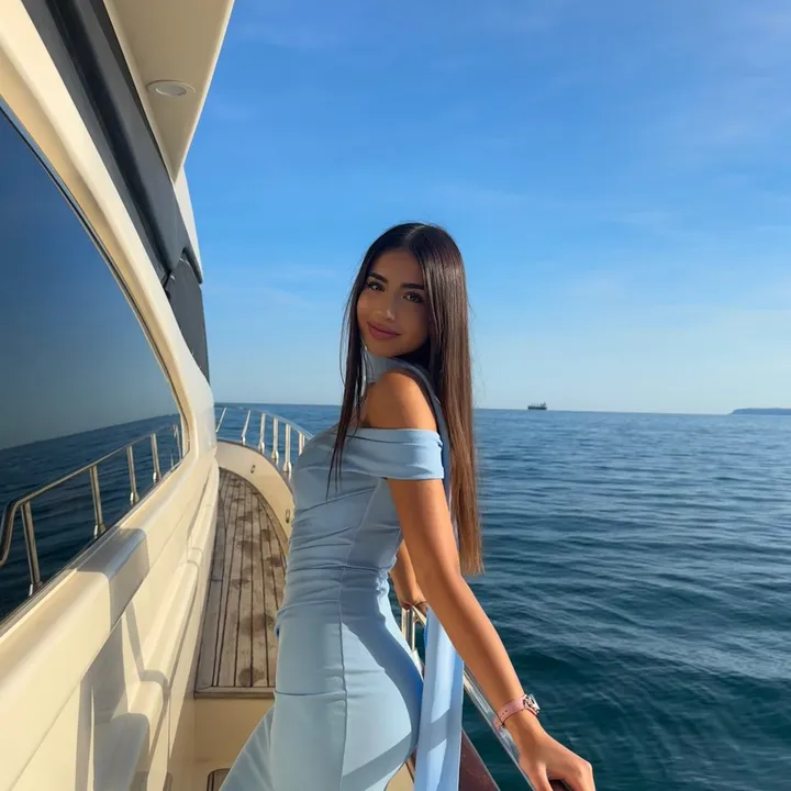 @maybealexandraa