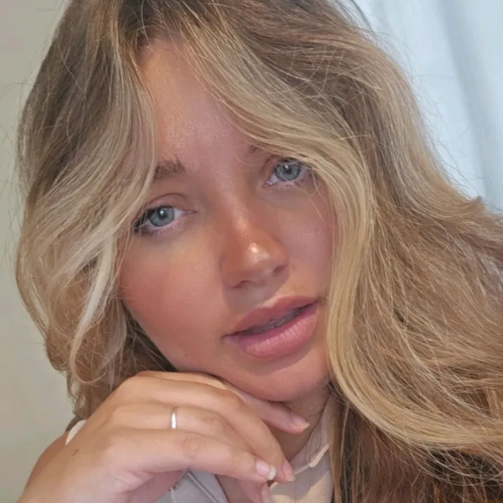 @corinnalynnnn