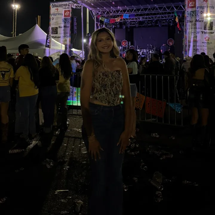 @samanthaarellanoo