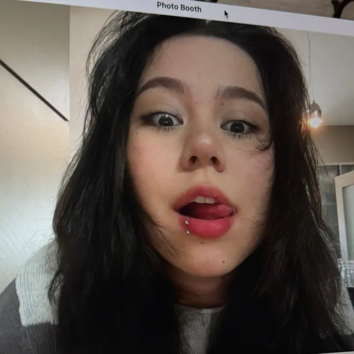 @boohellla