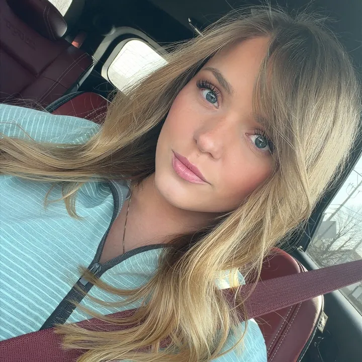 @emilycarlsonnn