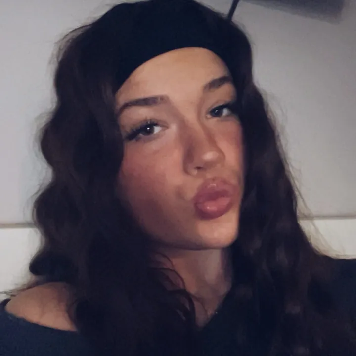 definitelynot_lydia