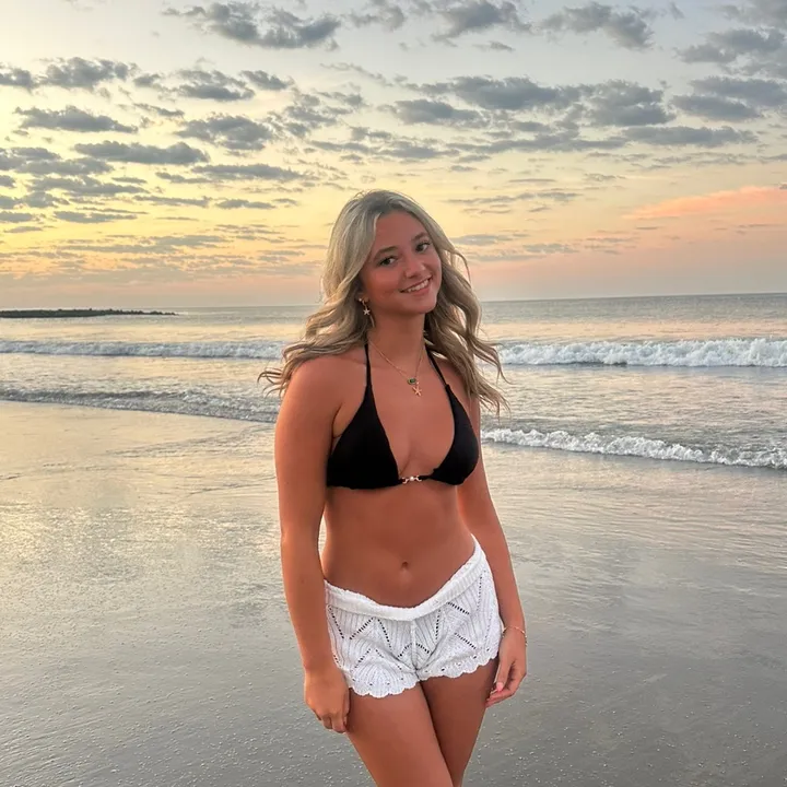@deesullysuperiorrr