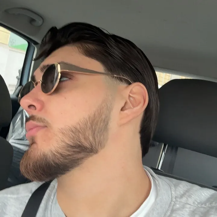 @_aleksrados_