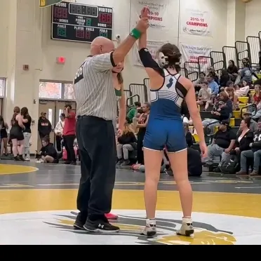 @0fficaltwinbella