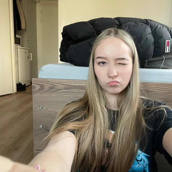 @_w3r0n1k4_0