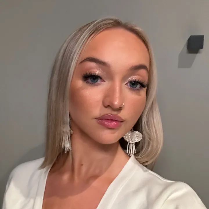 @sophiecairnsxx