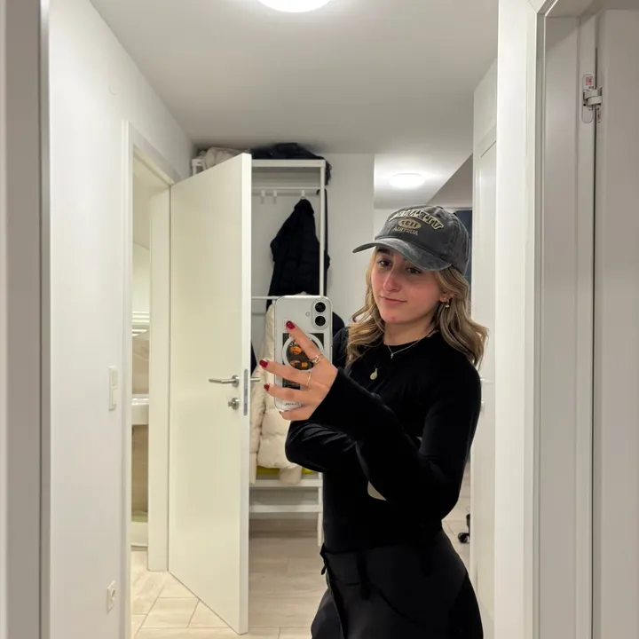 @marthafer_