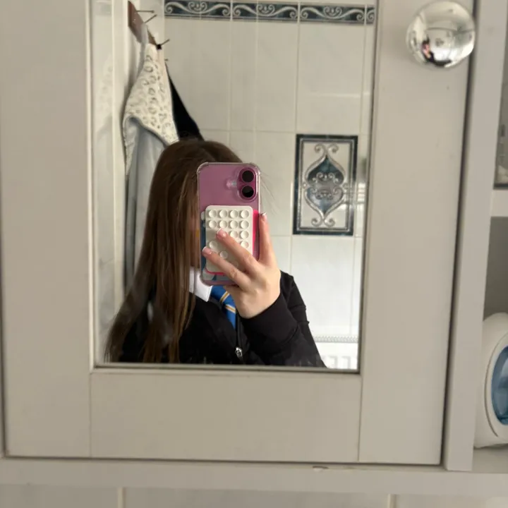 liv04905