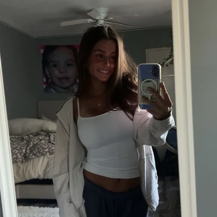 @caseybyrnee