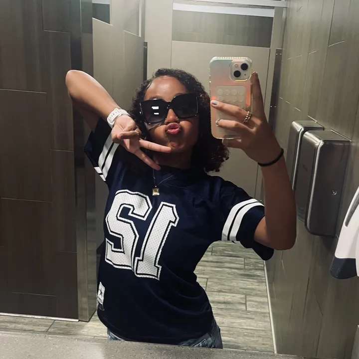 @xv.aryy