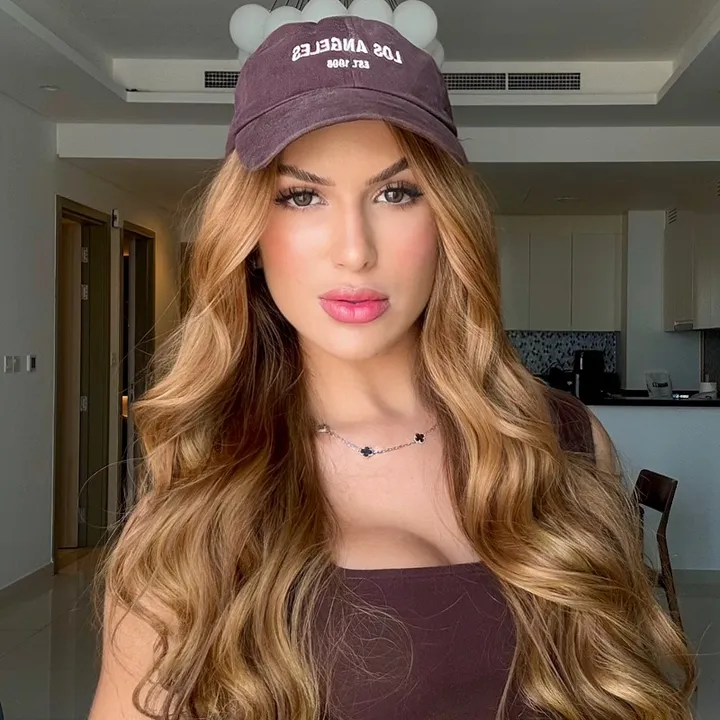 @crismonteiro___