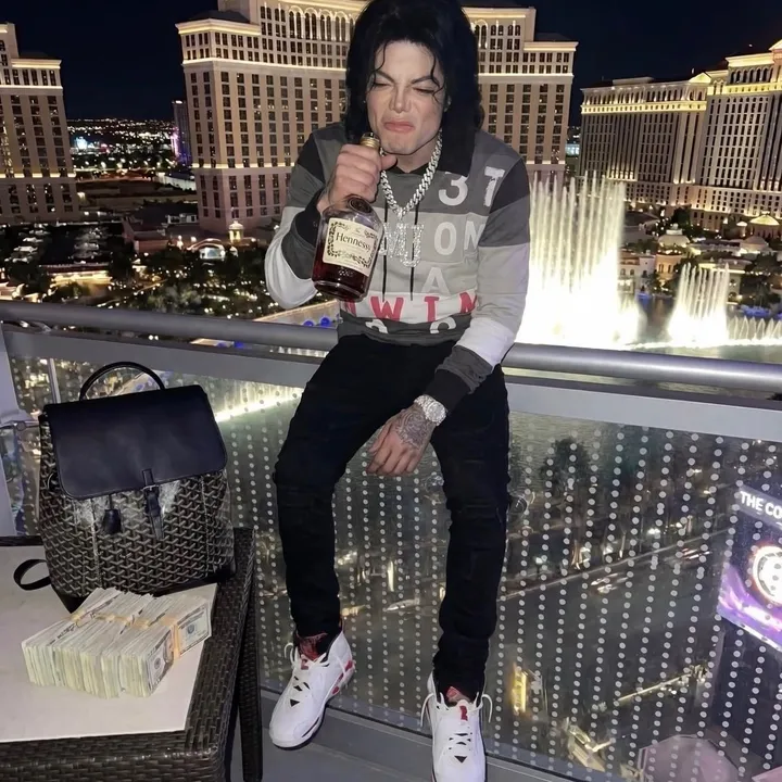 @ftoscam__