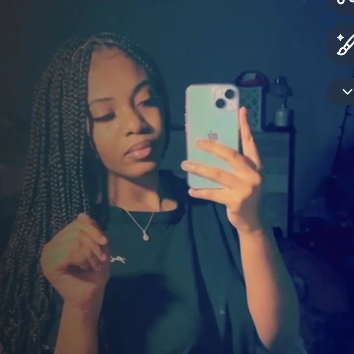 @yourgirlkaylakay