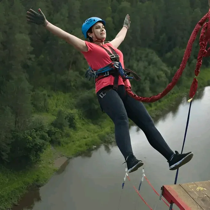 @bungeejumpinggirl
