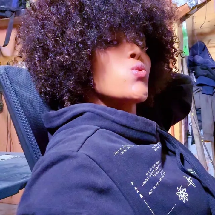 @helenkemdlietey