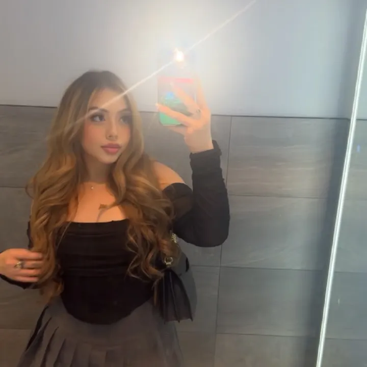 @deborahc_