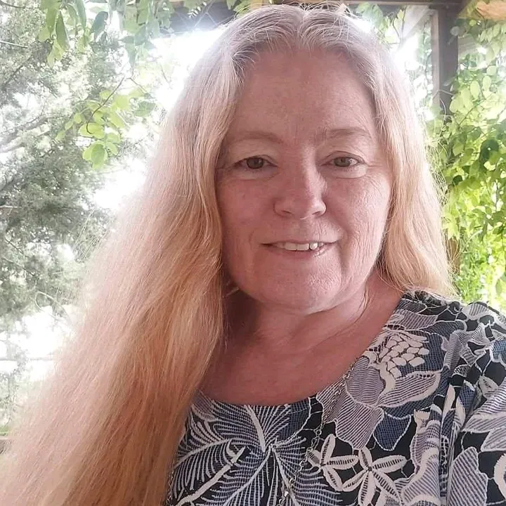 @angelareneedearinger