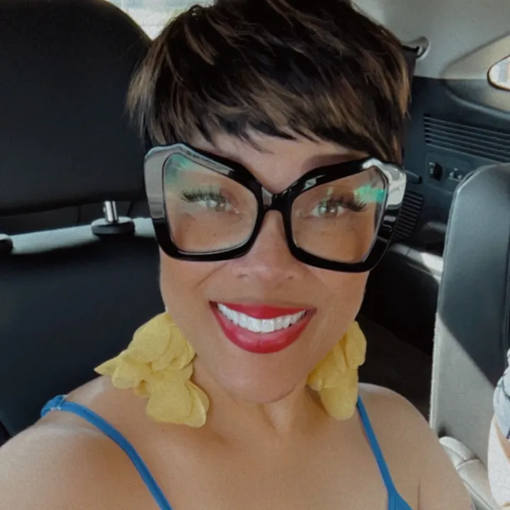 @telisastone3